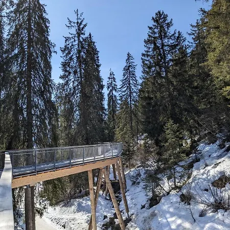 Modern Renoviert Mit Hallenbad + Fitness