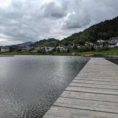 Modern Renoviert Mit Hallenbad + Fitness דירה *