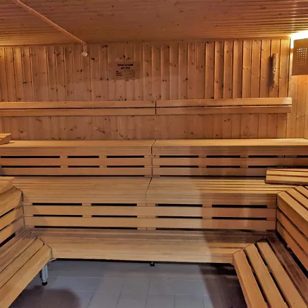Modern Renoviert Mit Hallenbad + Fitness Appartamento *