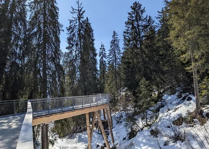 Modern Renoviert Mit Hallenbad + Fitness