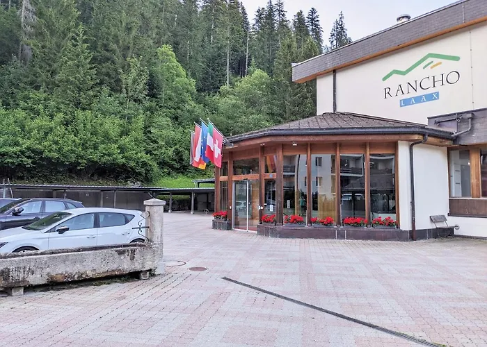 Modern Renoviert Mit Hallenbad + Fitness *