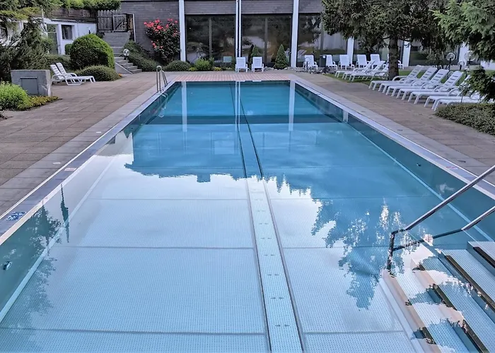 아파트 Modern Renoviert Mit Hallenbad + Fitness