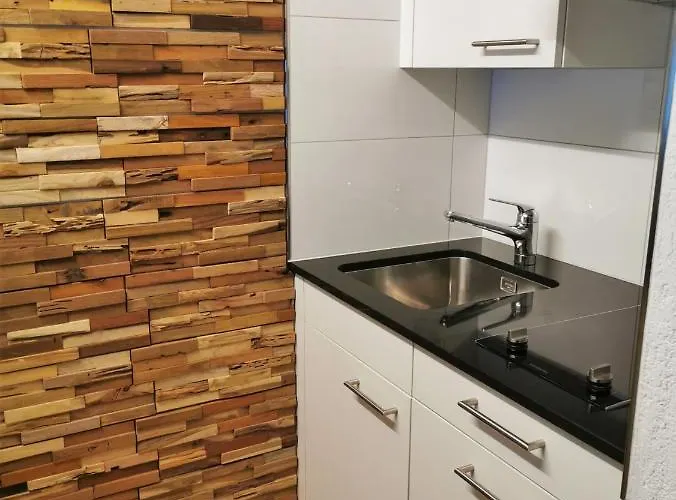 Modern Renoviert Mit Hallenbad + Fitness * Laax